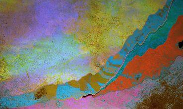 L’illustration est une création d’Alisa Singer (« Global carbon emissions by source », © 2017, tous droits réservés), reproduite ici avec son aimable autorisation. Pour plus d’informations sur l’œuvre et sur la démarche de l’artiste : www.environmentalgraphiti.org